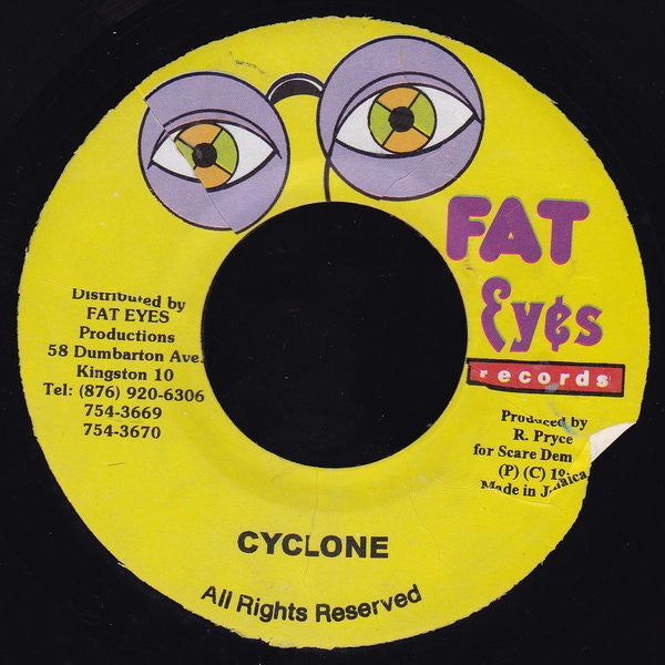Warr Lord* : Woman A Trail Me (7")